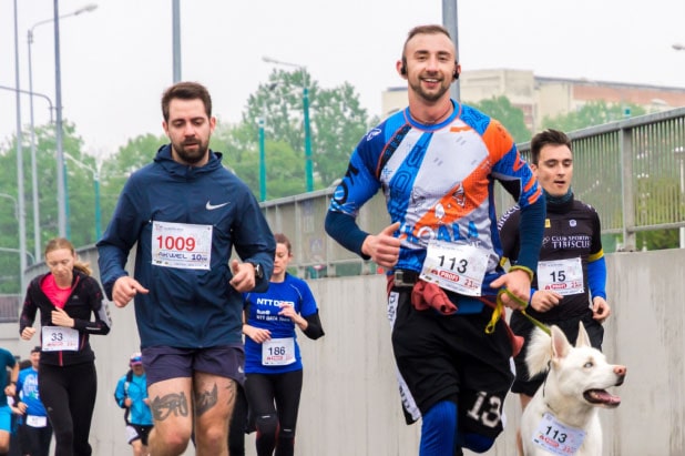 Del sofá a los 5K: una guía paso a paso para convertirse en corredor